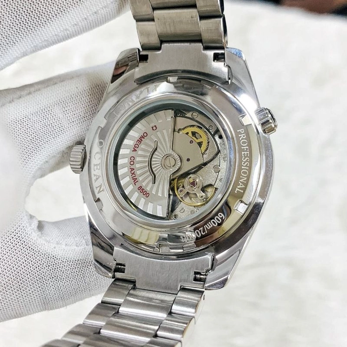 Omega Seamaster Planet Ocean Skyfall 007