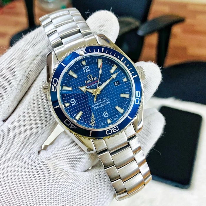 Omega Seamaster Planet Ocean Skyfall 007